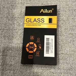 iphone xr screen protector with wet and dry cleaning wipes